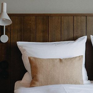 Zimmer mit Kingsize-Bett